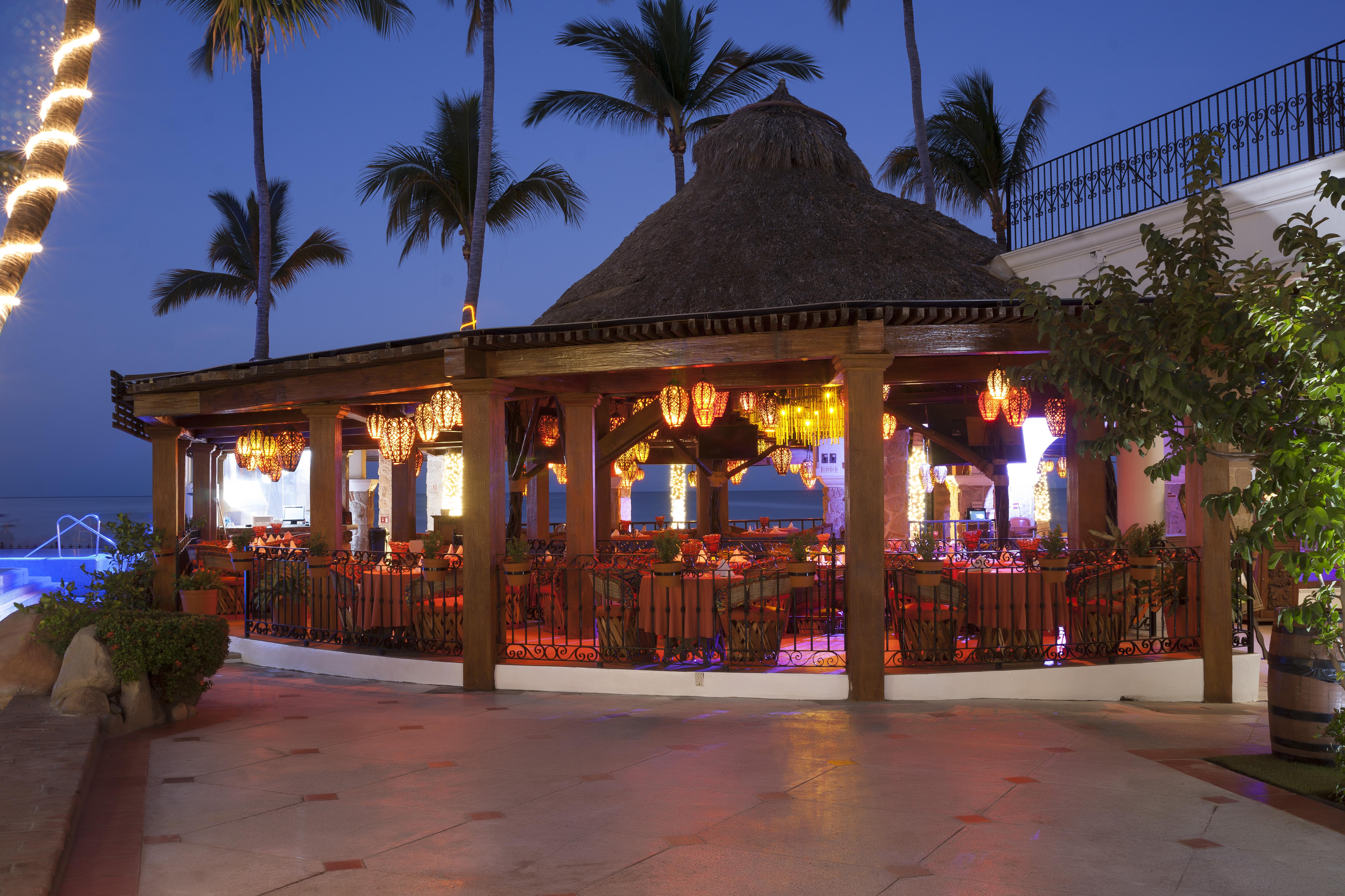 Playa Los Arcos Hotel Beach Resort & Spa Puerto Vallarta Buitenkant foto